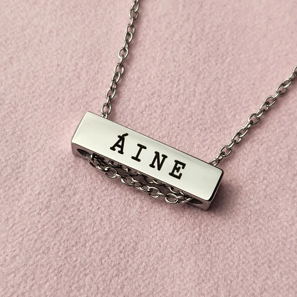 Short Block Bar Necklace [2cm Horizontal] – photo 3